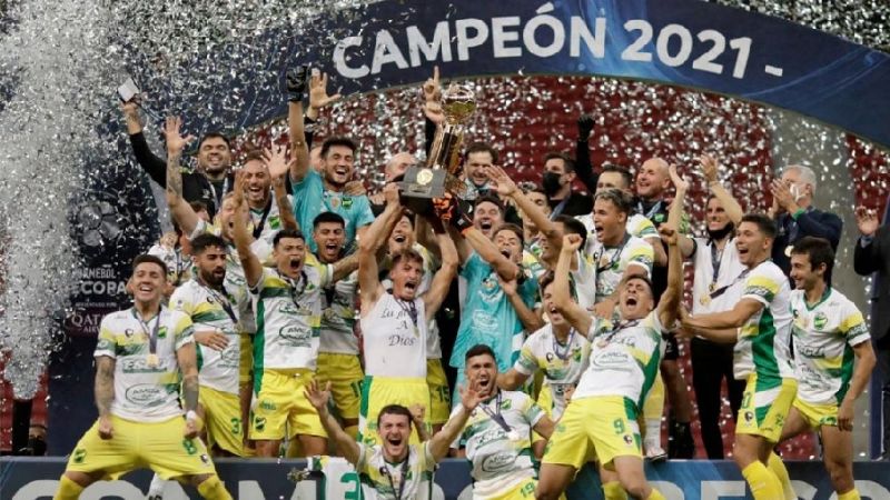 ¡Tremenda Justicia…!, Defensa, campeón de la Recopa!