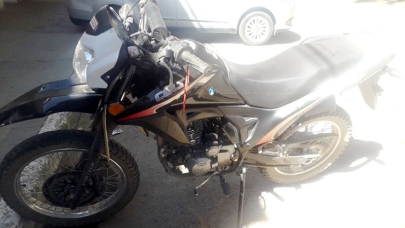 Quiso robar una moto
