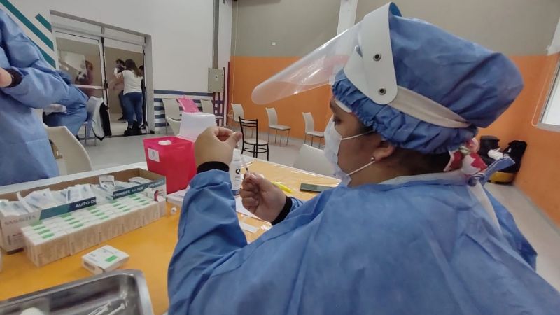 Vacunan contra el Covid-19 solo los turnos aprobados