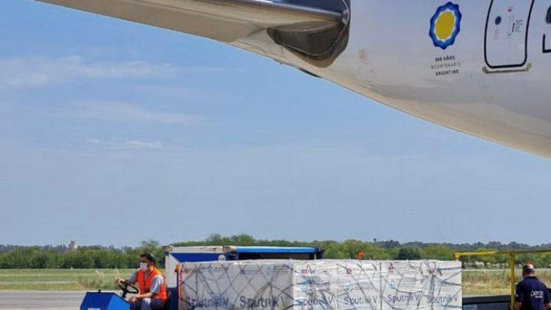 Covid-19: son más de un millón las vacunas que arriban el domingo al país