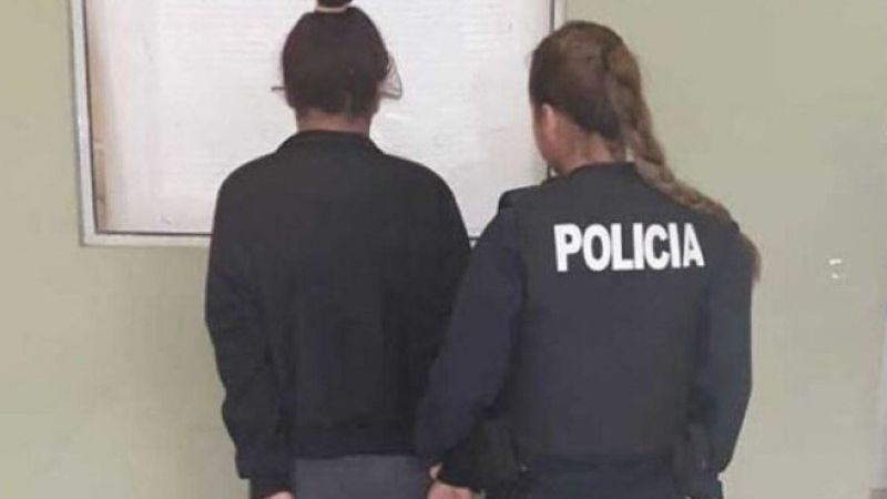 Joven detenida por entorpecer el accionar policial
