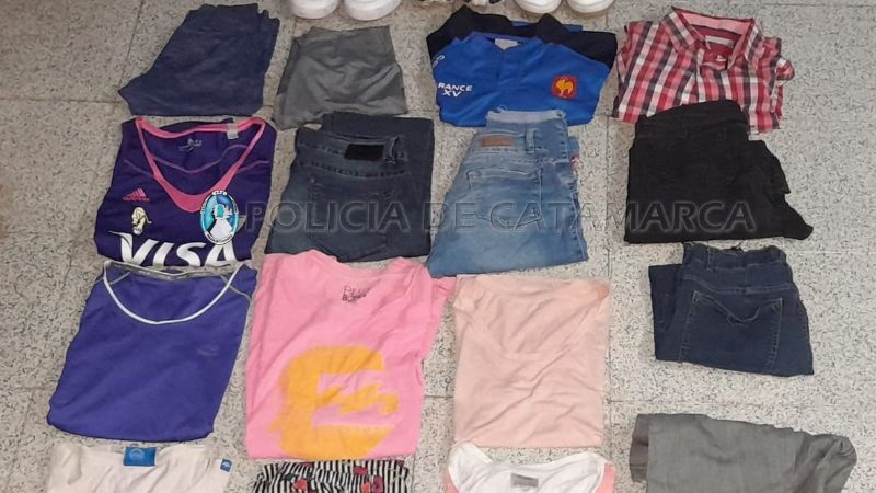Le robaron la ropa a un joven y la tuvieron que devolver