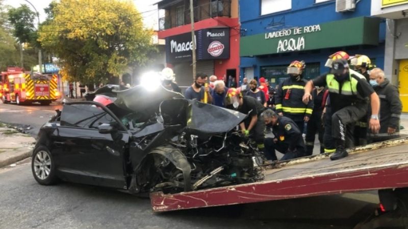 Circulaban a gran velocidad y chocaron contra una columna: murieron dos hermanas