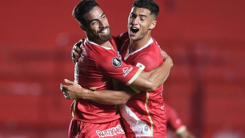 Argentinos debutó venciendo 2-0 a Nacional de Montevideo