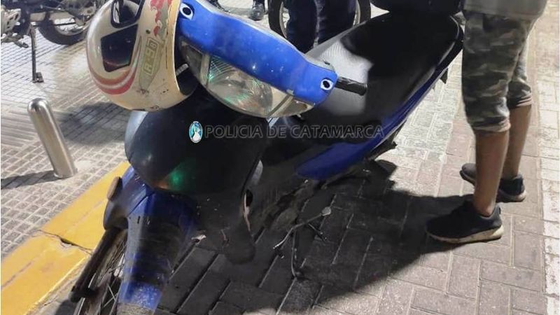 Secuestran una moto robada conducida por un joven en pleno centro