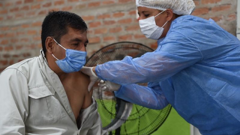 Capital, primer municipio del país que vacuna a sus trabajadores estratégicos