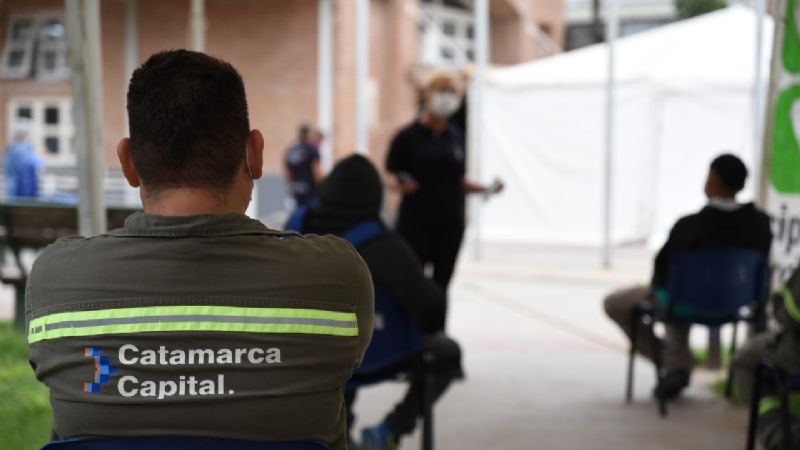 Capital, primer municipio del país que vacuna a sus trabajadores estratégicos