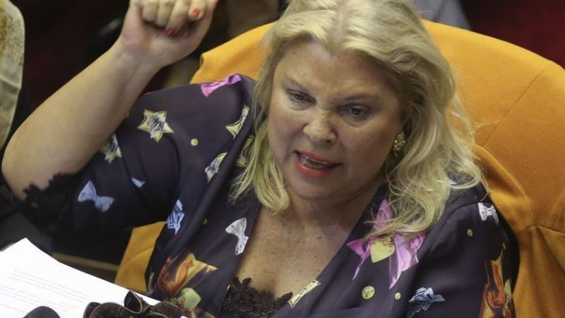 Carrió no se pondrá la Sputnik para "defender la democracia"