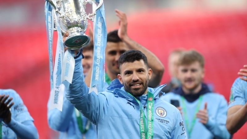 Sus compañeros del City distinguieron al “Kun” Agüero