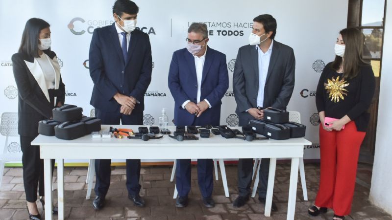 Presentaron las pulseras duales proteger a víctimas violencia de género