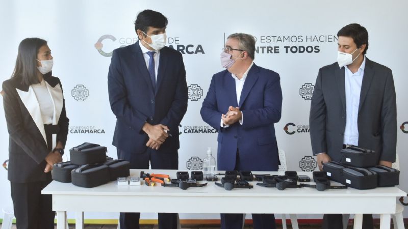 Presentaron las pulseras duales proteger a víctimas violencia de género