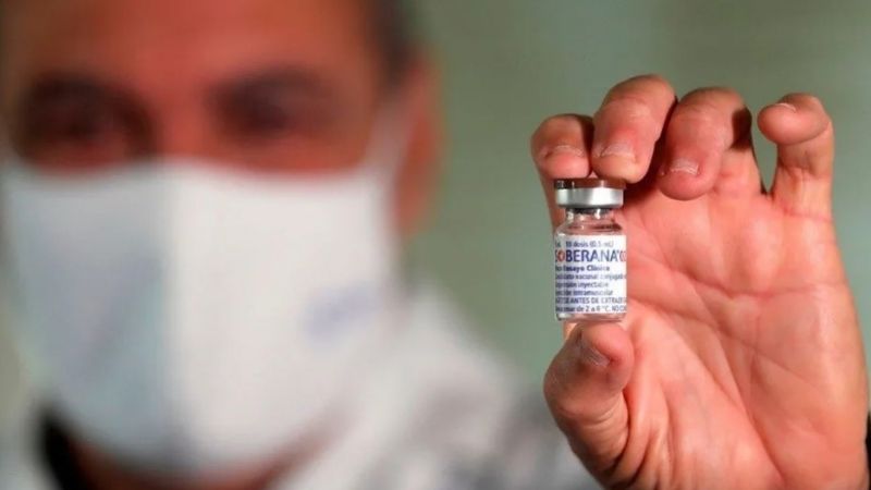 El Gobierno nacional negocia por las vacunas con Cuba y Pfizer