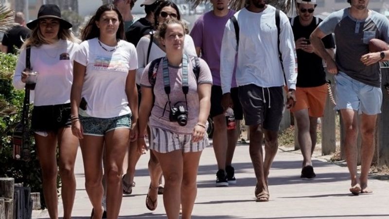 Las personas completamente vacunadas podrán circular sin tapabocas al aire libre