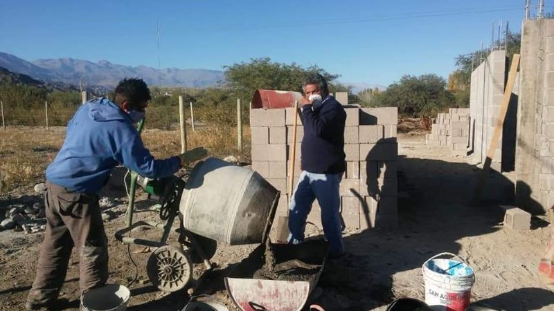 Gómez visitó obras en Famatanca y San José