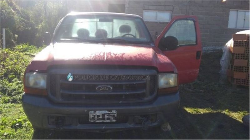 En El Rodeo secuestran una camioneta robada en Tucumán