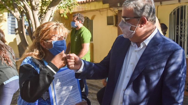 Un total de 22 becarios nacionales de Salud firmaron su contrato de trabajo