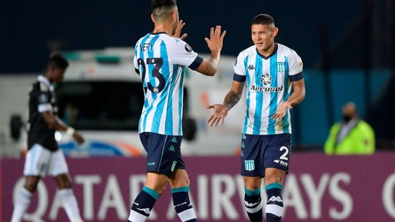 Racing venció al Cristal y se ilusiona en la Libertadores