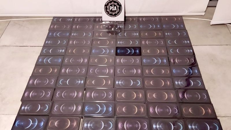 Desarticulan una banda que vendía ilegalmente celulares