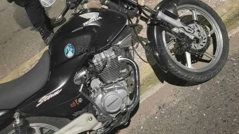 Se cayó de la moto en Av. Presidente Castillo
