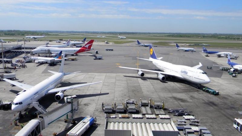 El Gobierno pone la lupa sobre los vuelos para desalentar los viajes al exterior