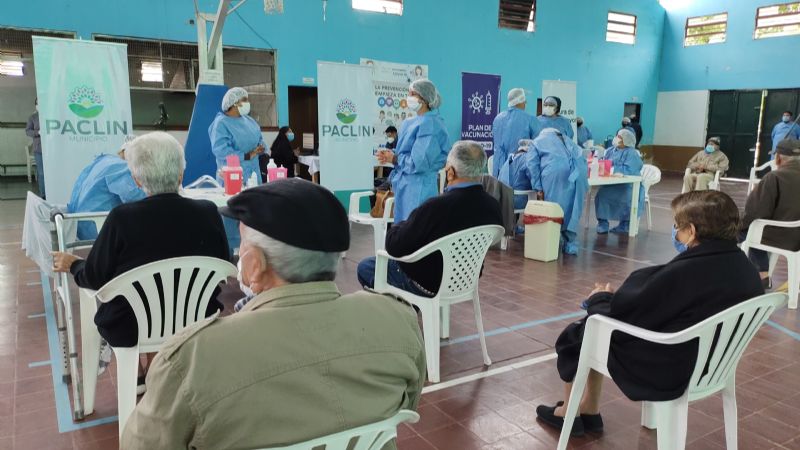 Continúa la vacunación para personas de 70 a 74