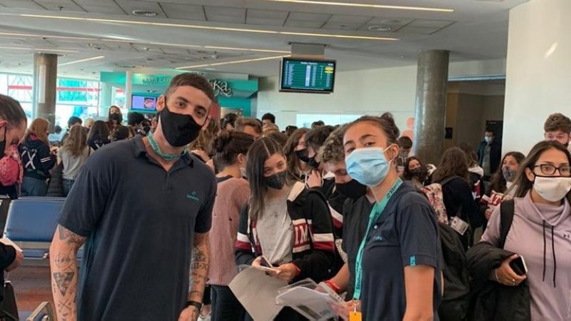 Dos vuelos que llegaron desde Bariloche volvieron con 78 estudiantes infectados