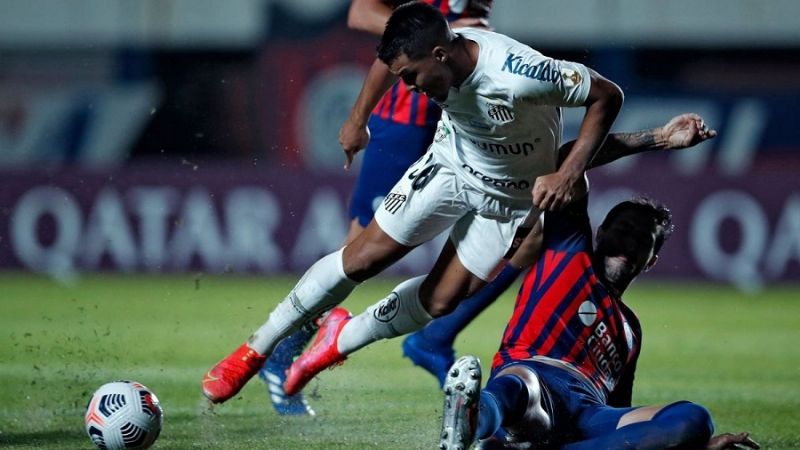 Dura caída 1-3 de San Lorenzo, en casa, ante Santos