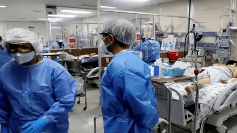 Uno de cada tres sobrevivientes de coronavirus sufre desórdenes mentales o neurológicos