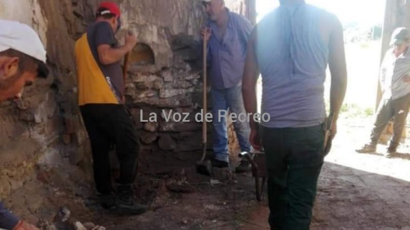 Párroco trabaja con vecinos para recuperar la capilla de Anjuli