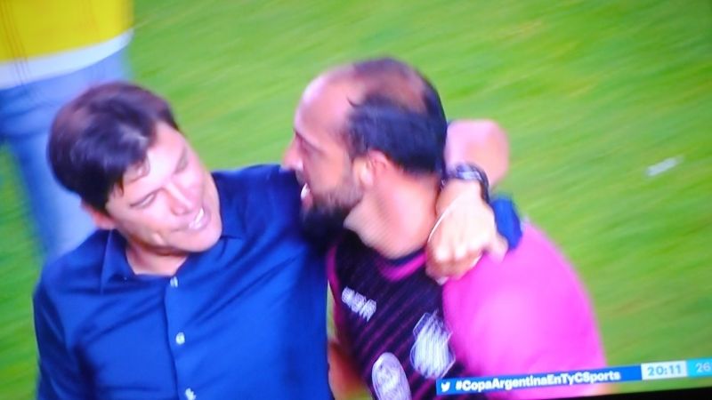 Por penales y por Marcos Díaz, Talleres eliminó a Vélez