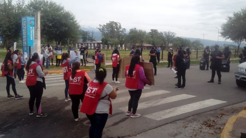 Piquete para pedir asistencia social