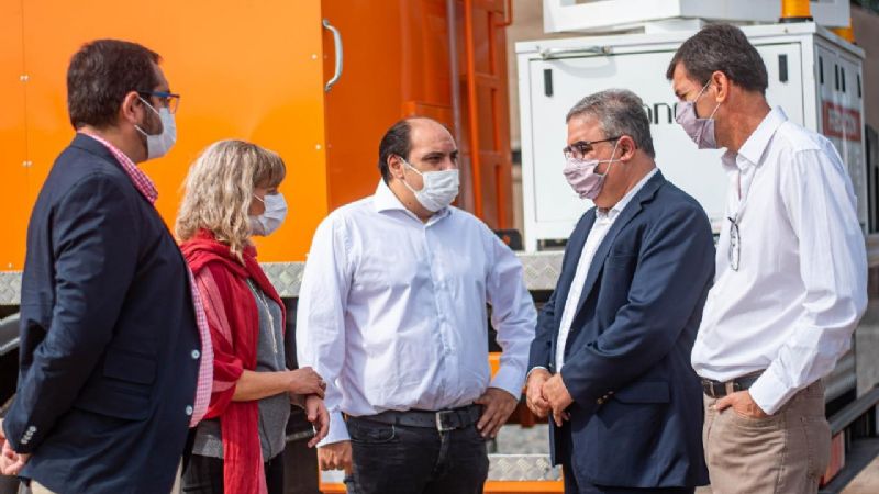 El gobernador entregó un camión fumigador a la Capital