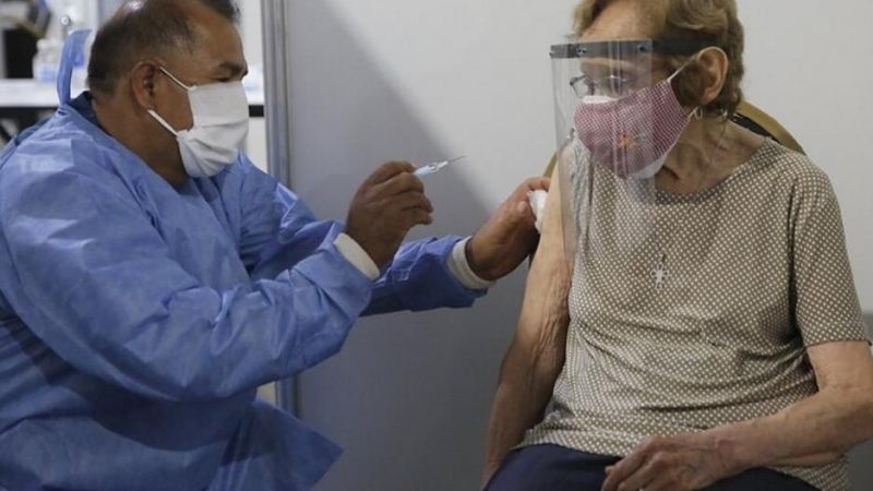 Vacunación récord: Ayer se aplicaron casi 200.000 dosis