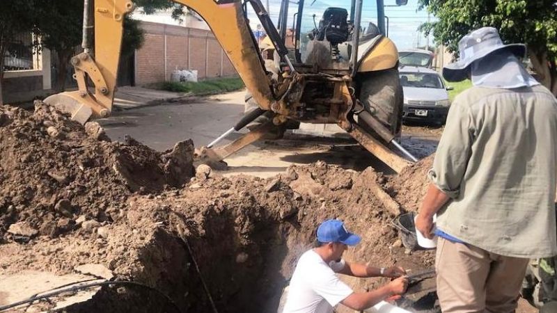 Intervienen en el barrio Antinaco por fugas de agua