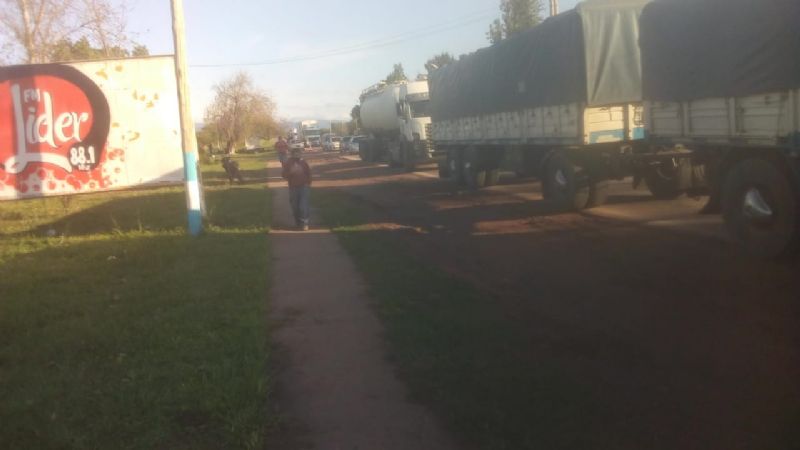 Piquete de tabacaleros en la ruta 64, en Los Altos