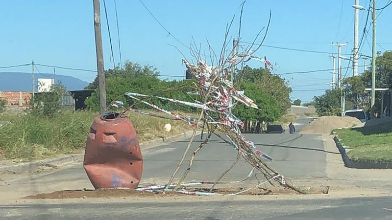 Malestar por la rotura de una avenida recién repavimentada