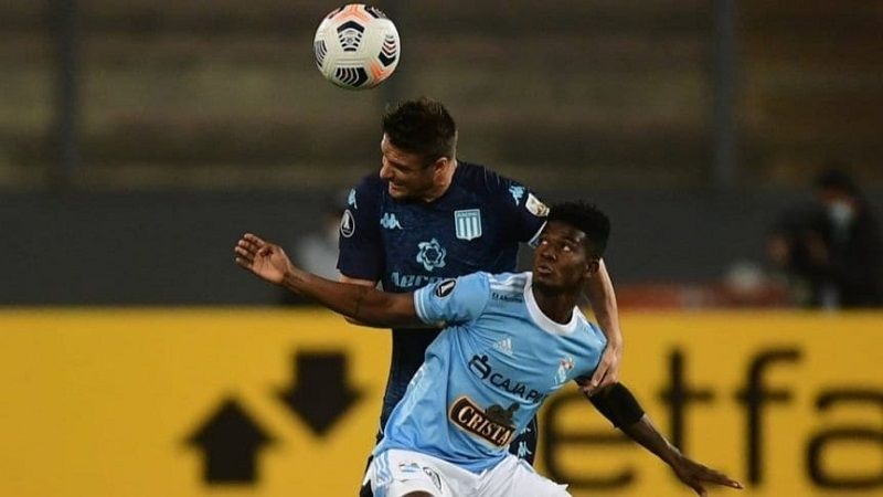 Racing venció a Sporting Cristal y puso un pie en 8vos.