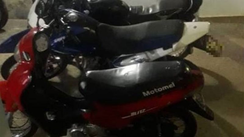 Retienen vehículos y notifican a personas en controles en Capital y Valle Viejo