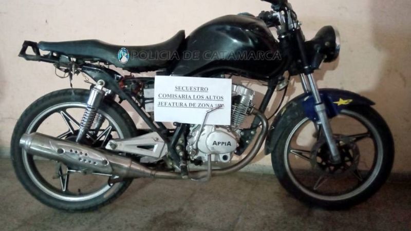 Detienen a un joven con una moto robada en Córdoba