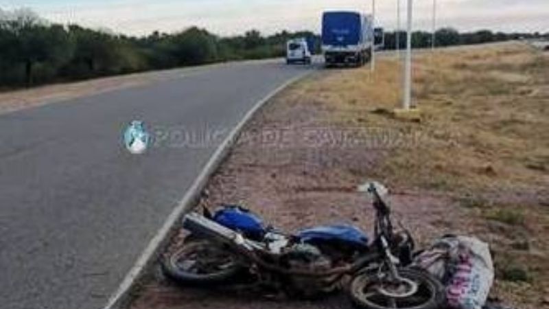Chocaron un camión y una moto
