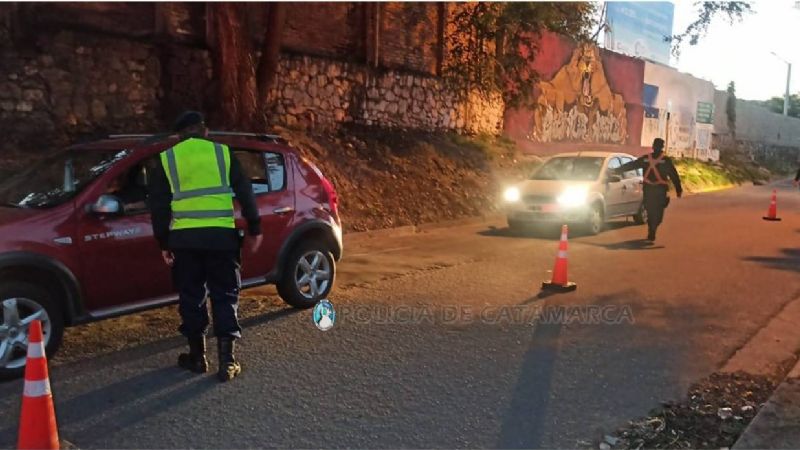 Secuestraron una decena de vehículos y notificaron a 135 personas