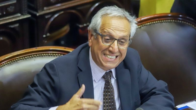 La UCR criticó a Macri por vacunarse en Miami