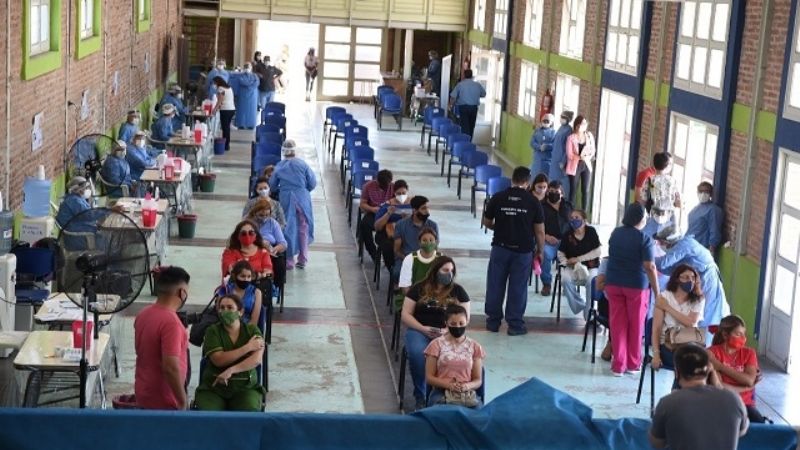 Docentes municipales comienzan a recibir  la segunda dosis