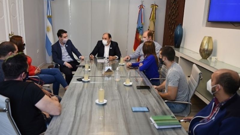 La Municipalidad de la Capital asistirá  a gimnasios y academias de danzas