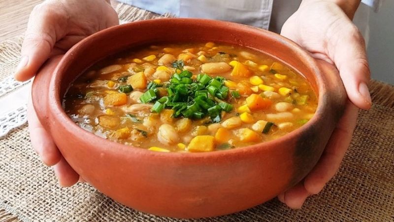Asistencia a los centros vecinales para la venta tradicional locro del 25 de mayo