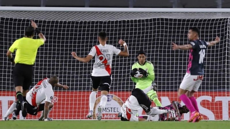 El buzo de Enzo Pérez causó furor entre los hinchas de River