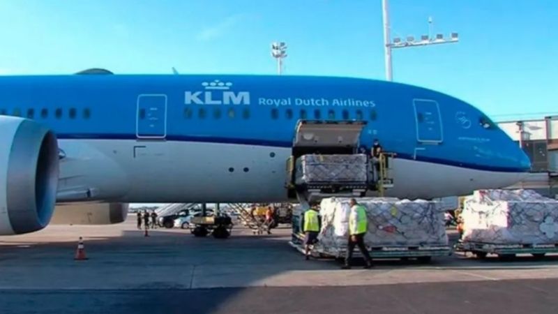 Confirman la llegada de 800 mil vacunas de AstraZeneca