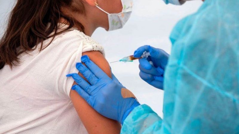 El confinamiento no detiene el plan de vacunación oficial