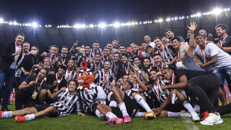 Nacho Fernández y Zaracho, campeones con el Mineiro