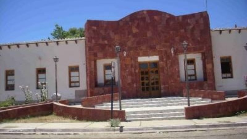 Joven en moto chocó contra un camión en Fiambalá